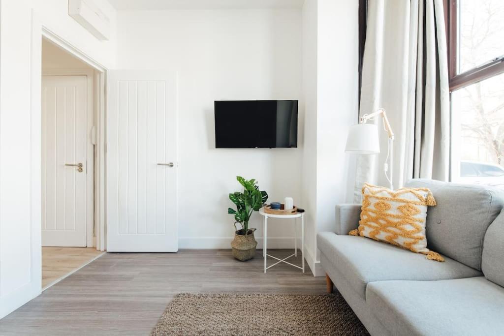 Stylish 2 Bedroom Flat In Ilford, London Exterior foto